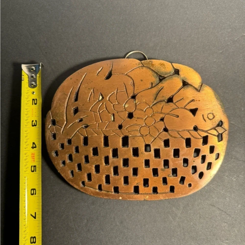 Fruit basket Brass trivet